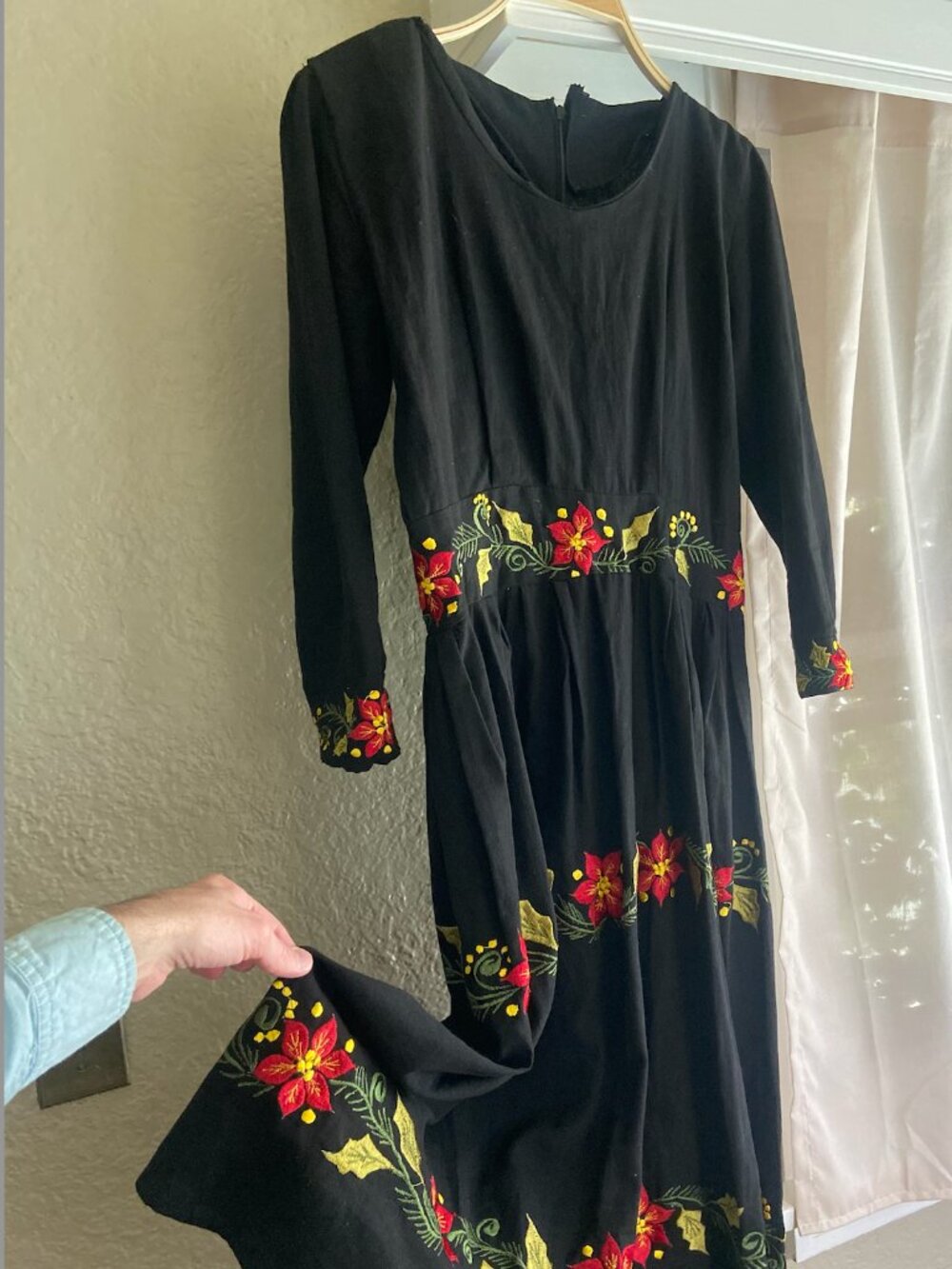 Vintage 1960s poinsettia embroidered dress
